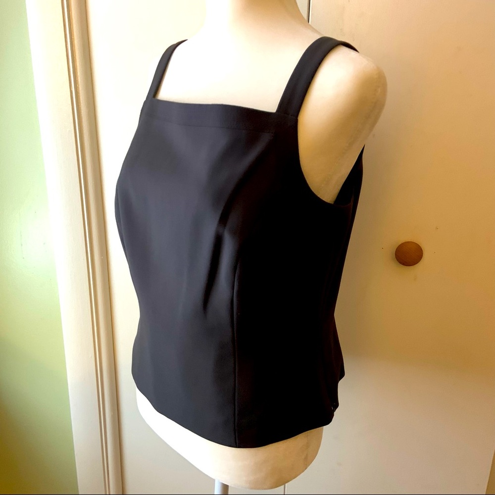 Tailored top for a petite body.